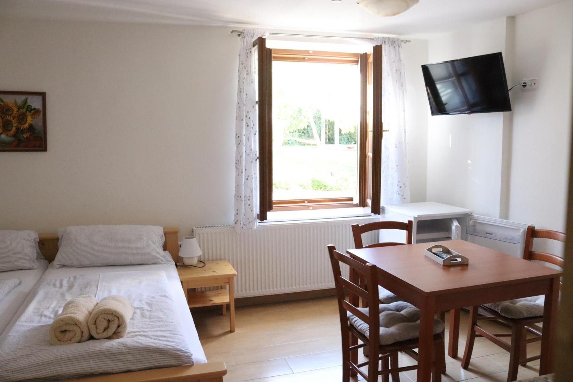 Penzion-apartmán Souček Jindřichŭv Hradec Kültér fotó
