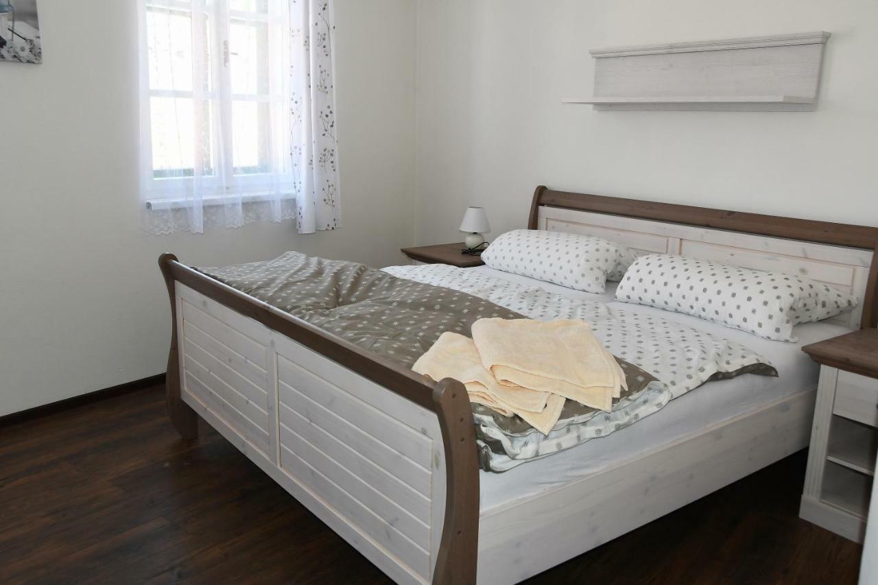 Penzion-apartmán Souček Jindřichŭv Hradec Kültér fotó